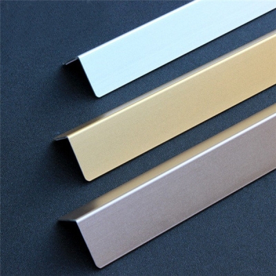 安赛瑞 SAFEWARE 15511 铝合金墙面护角 磨砂铝合金材质,银色,内附双面胶,36mm×36mm×1.5m,厚1.5mm,10根/包