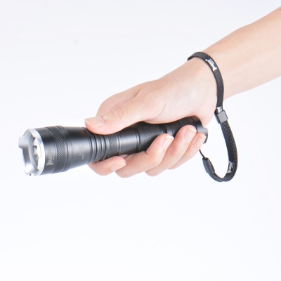 WUBEN务本L60变焦手电筒1200流明强光远射USB直充户外探险搜索